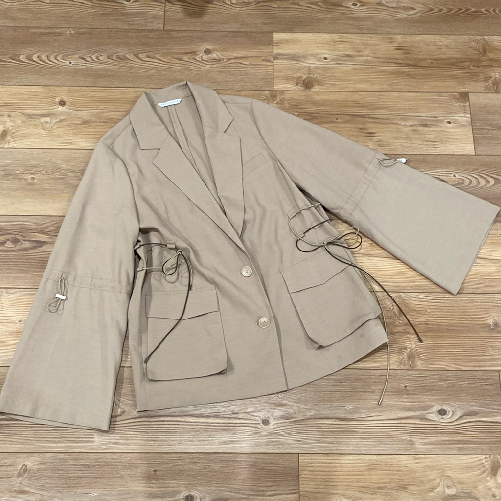 Betterkind Womenswear From Seoul Ivory/Taupe Color Blazer Jacket Size M
